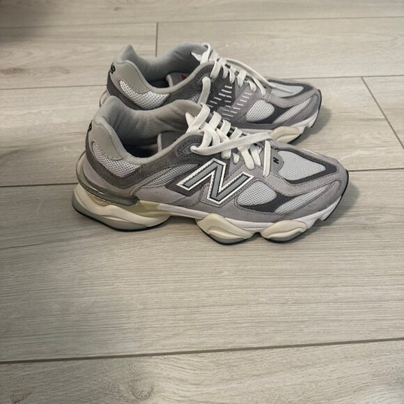 New Balance 9060 Sneakers (M 5.5/W7) - Picture 2 of 4